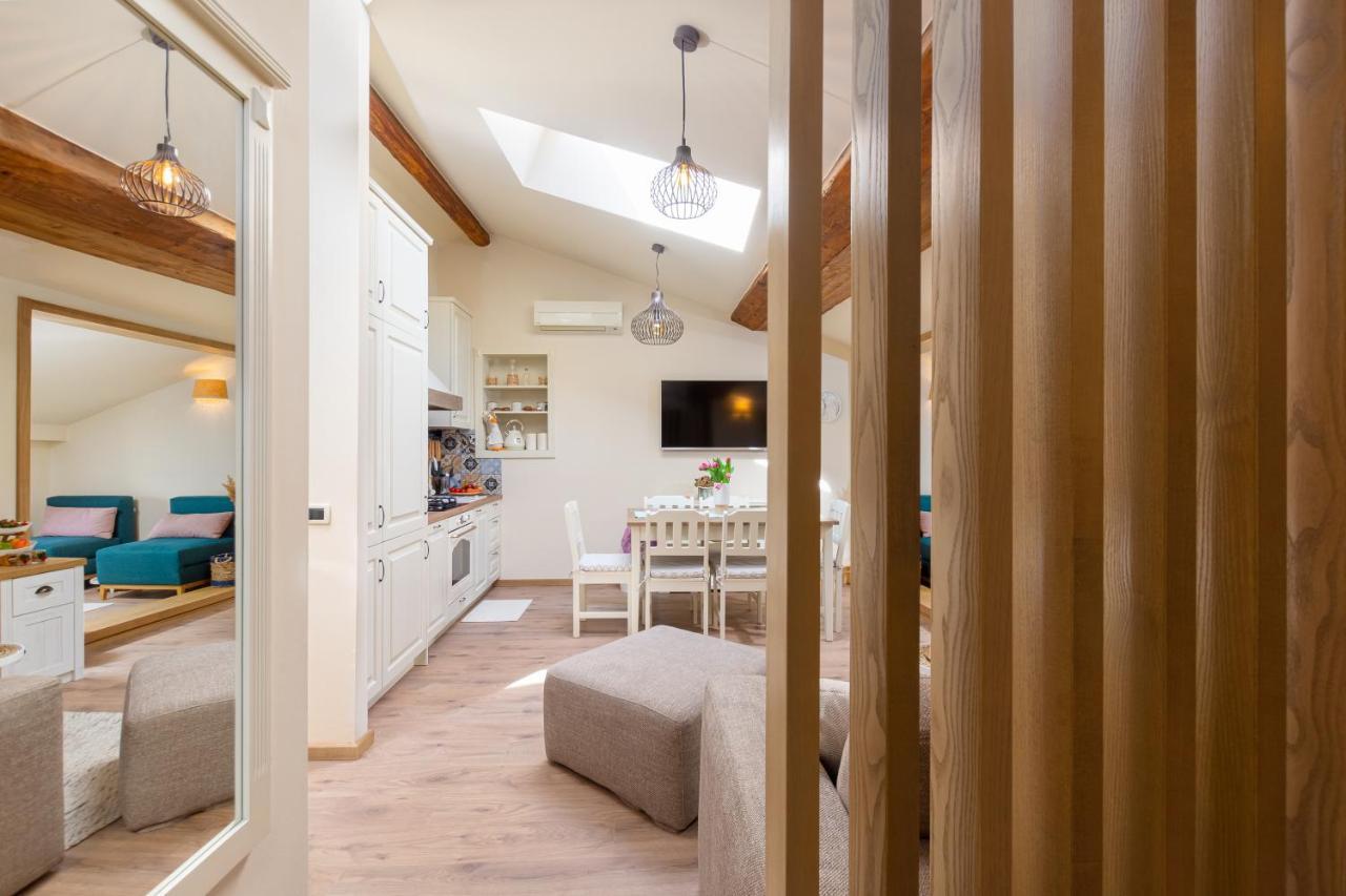 Exclusive Seafront Bacchus Apartment Porec Bagian luar foto