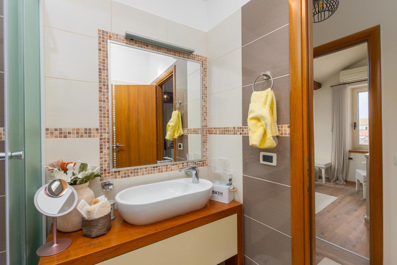 Exclusive Seafront Bacchus Apartment Porec Bagian luar foto