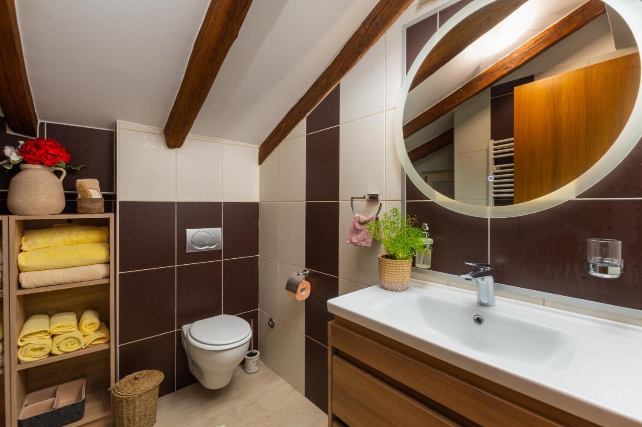 Exclusive Seafront Bacchus Apartment Porec Bagian luar foto