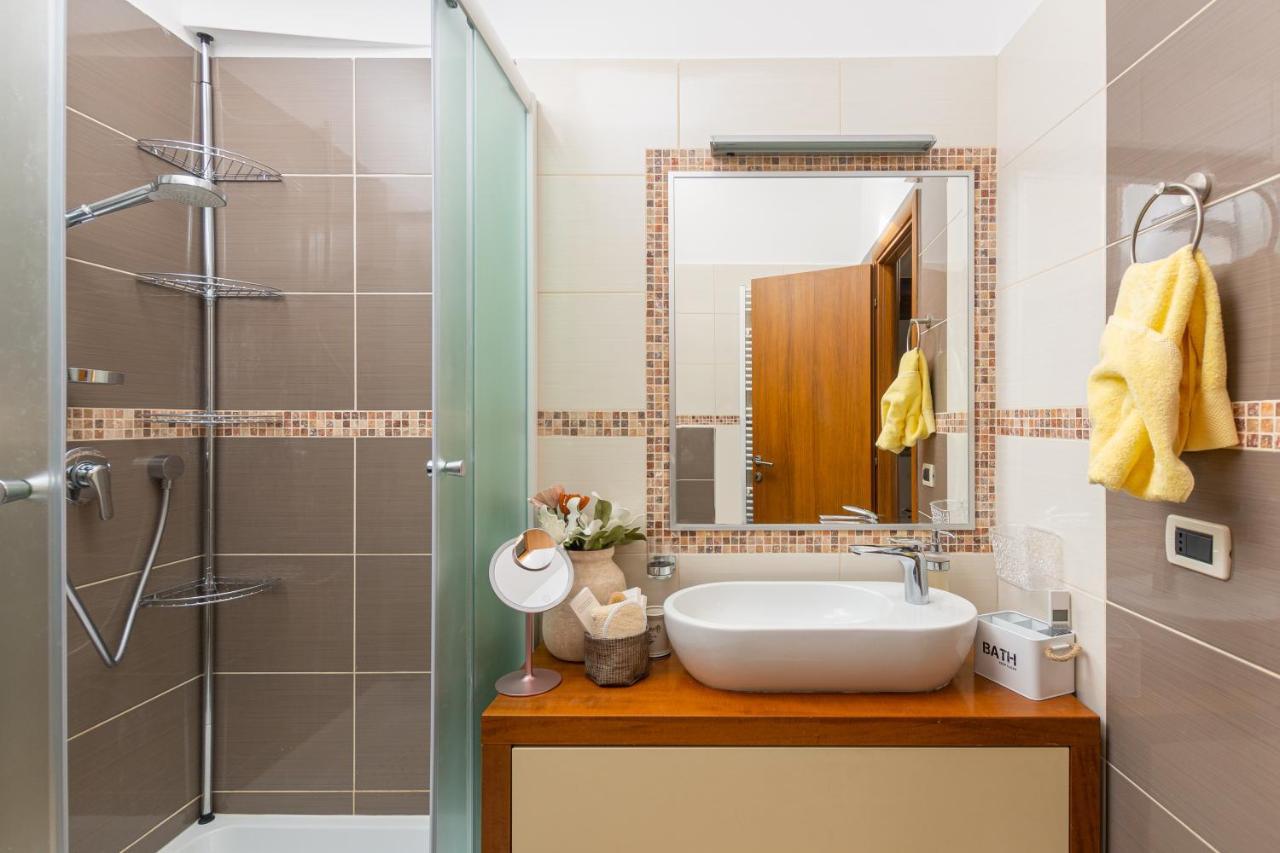 Exclusive Seafront Bacchus Apartment Porec Bagian luar foto