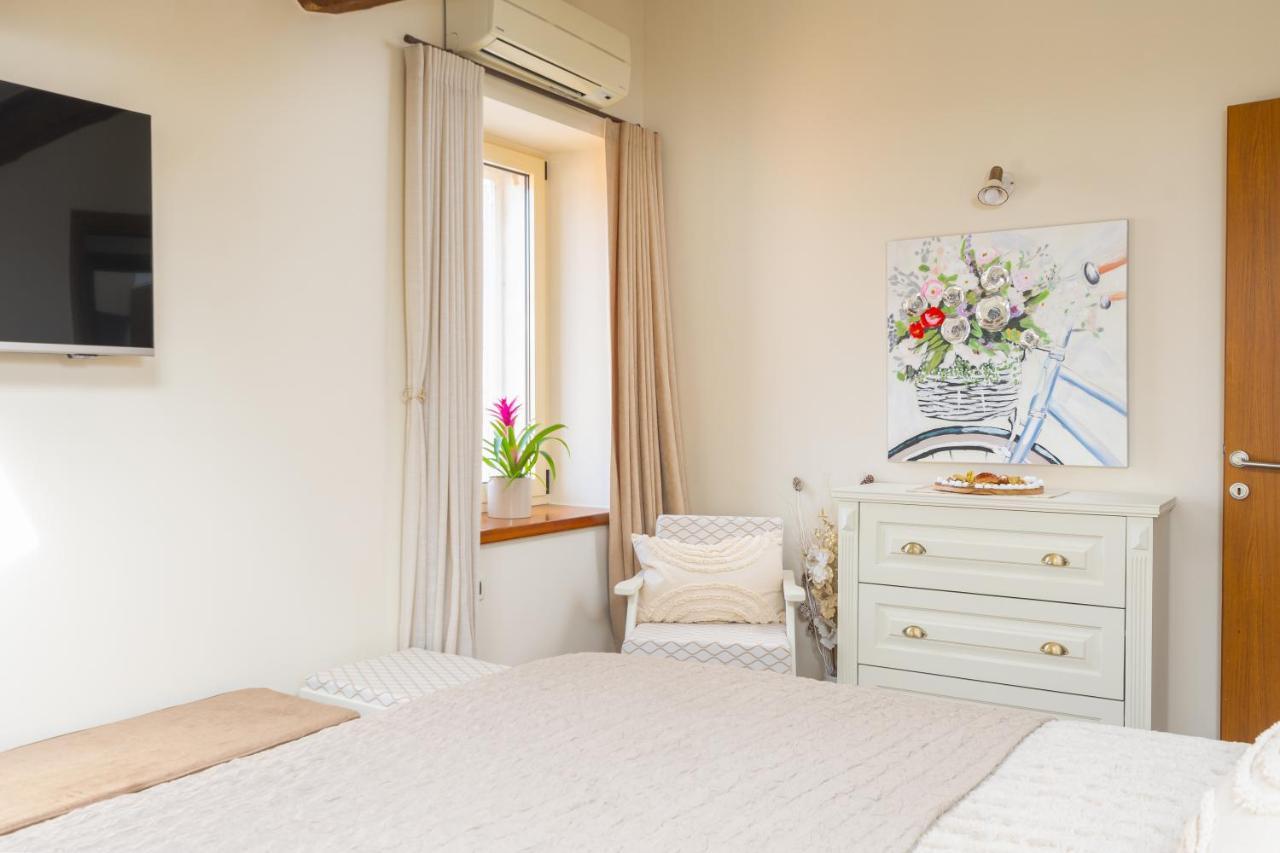 Exclusive Seafront Bacchus Apartment Porec Bagian luar foto