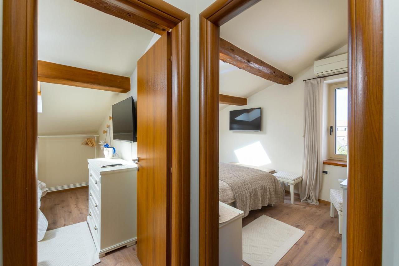 Exclusive Seafront Bacchus Apartment Porec Bagian luar foto